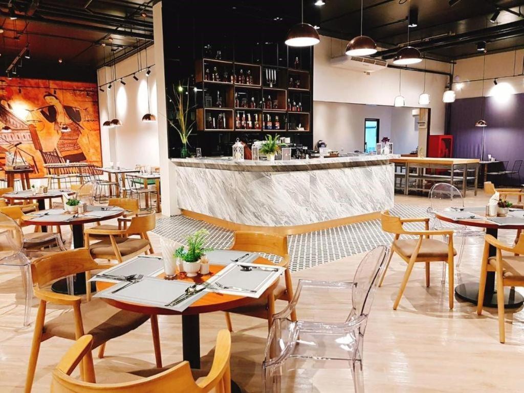 Surestay By Best Western Iconic Suvarnabhumi Bang Bo Exterior foto